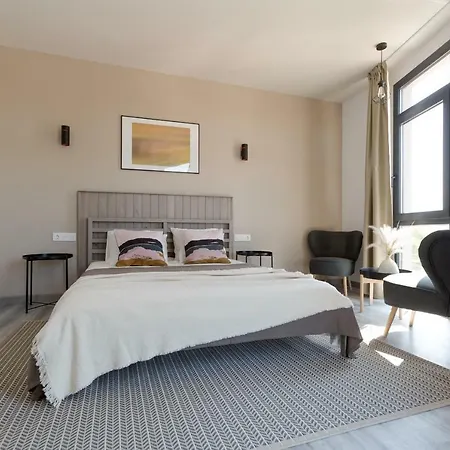 Hostal12 Hotel 2*