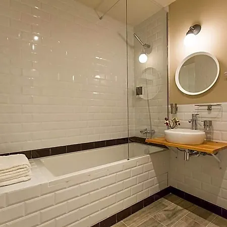 Hostal12 Szálloda 2*