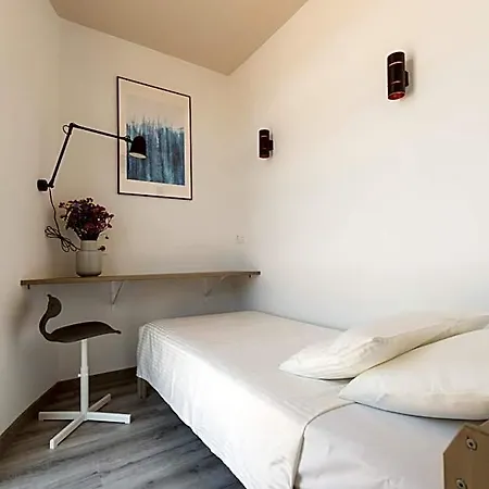 Hostal12 2*