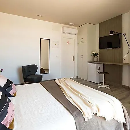 Hostal12 Szálloda