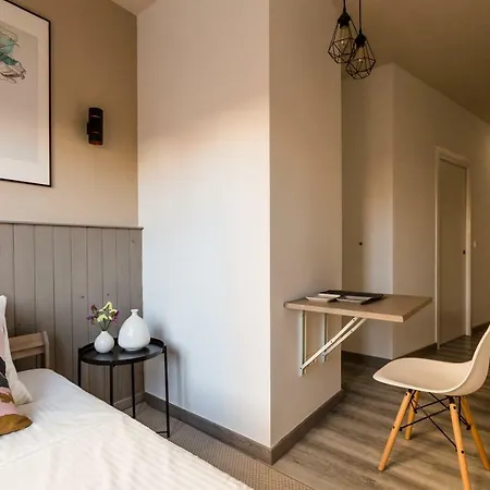 Hostal12 Hotel