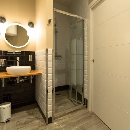 Hostal12 Hotel