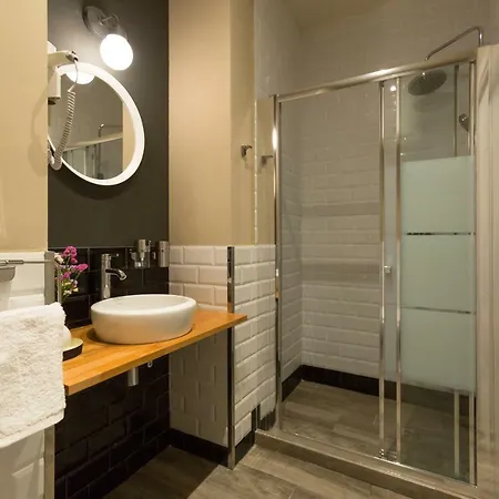 Hostal12 Hotel