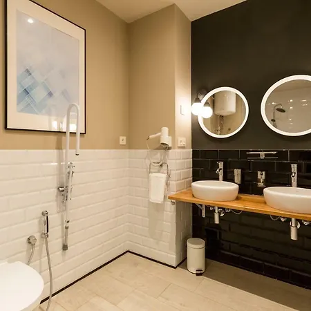 Hotel Hostal12 2*