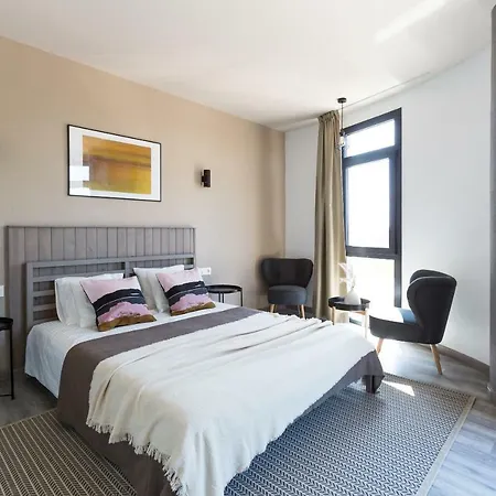 Hostal12 Hotel
