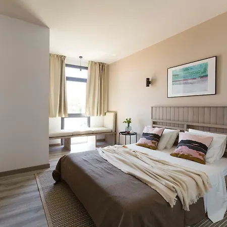 Hotel Hostal12 2*