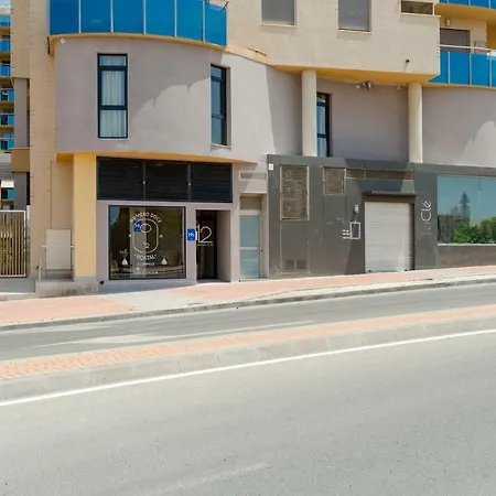 Hostal12 מלון 2*