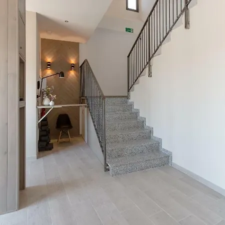 Hostal12 Szálloda 2*