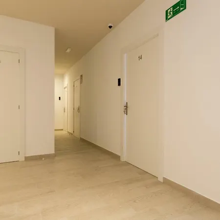 Hotel Hostal12 2*