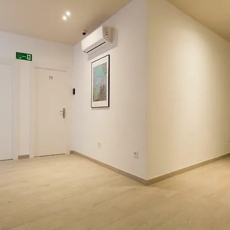 Hostal12 Hotel