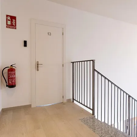 Hostal12 Hotel