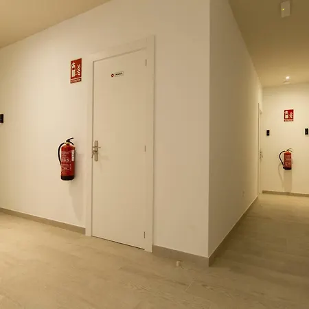 Hotel Hostal12 2*