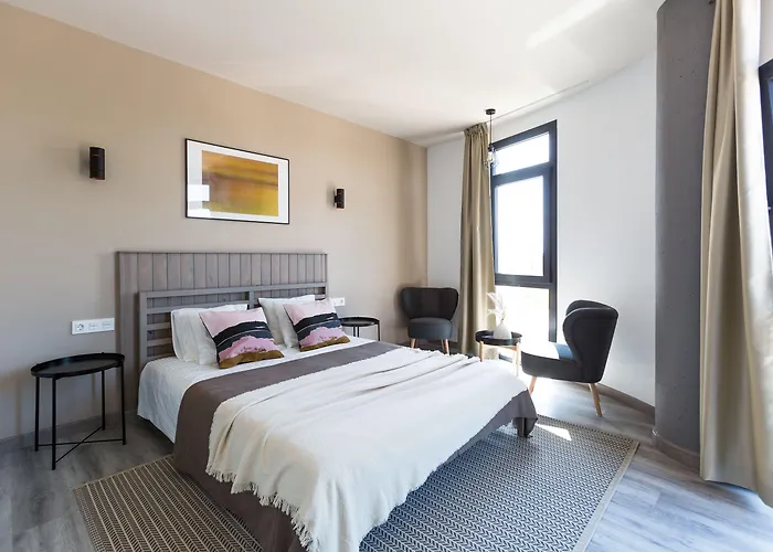 Hostal12 2* אל קאמפיו