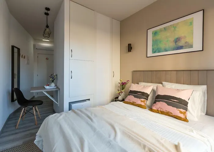 מלון Hostal12 אל קאמפיו