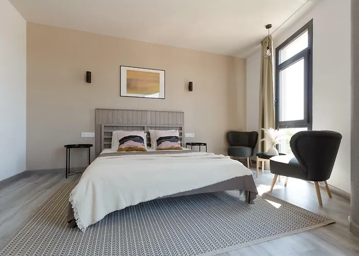 Hostal12 מלון 2*