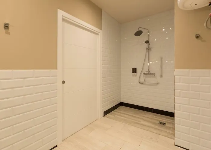 מלון Hostal12 2*