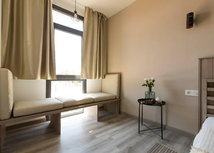 מלון Hostal12 אל קאמפיו