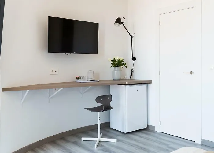 Hostal12 אל קאמפיו