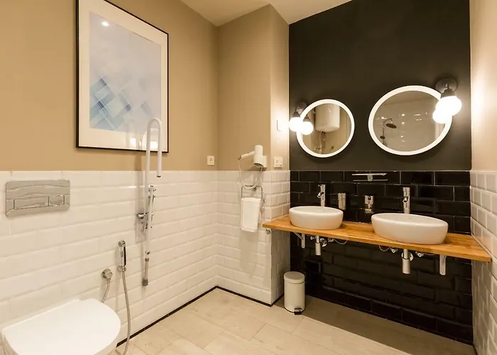 מלון Hostal12 2*