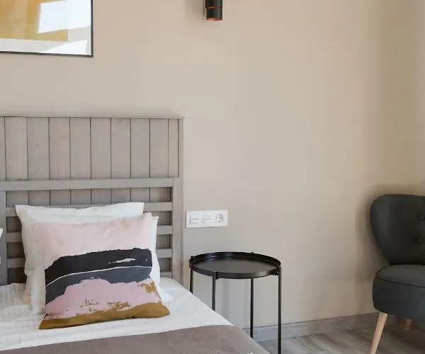 Hostal12 מלון