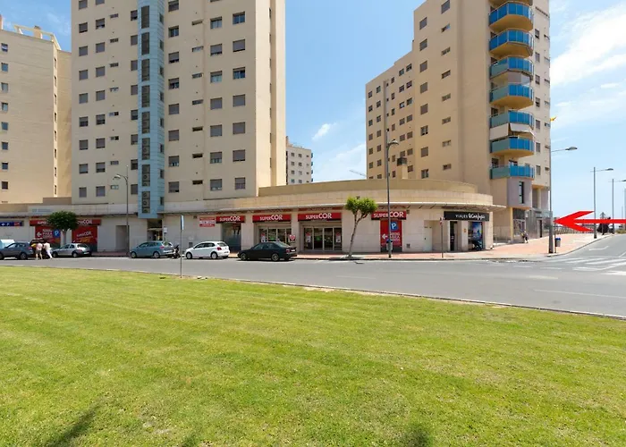 מלון Hostal12 אל קאמפיו