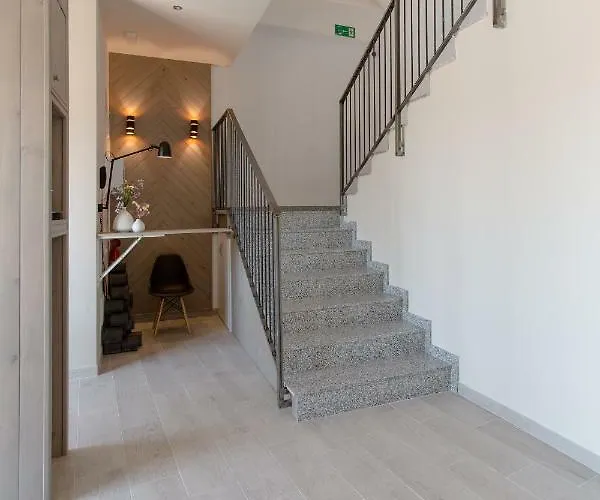 Hostal12 מלון 2*