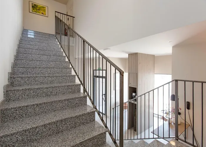 מלון Hostal12 אל קאמפיו