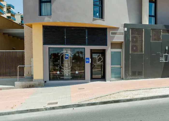 Hostal12 Szálloda 2*
